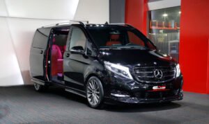 تأجير سيارة مرسيدس فيانو عائلية في مصر