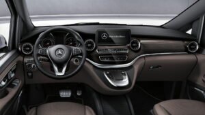 إيجار سيارة مرسيدس فيانو V250